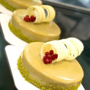 PEPPE LEOTTA ALTA FORMAZIONE CORSI CONPAIT-SICILIA SCUOLA PASTICCERIA CORSO LA VETRINA DELLE TORTE E MONO ESTIVE DEL MAESTRO ANTONIO CHIERA