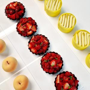 PEPPE LEOTTA ALTA FORMAZIONE CORSI CONPAIT-SICILIA SCUOLA PASTICCERIA LA VETRINA DELLE MONOPORZIONI DEL MAESTRO GIUSEPPE RUSSI