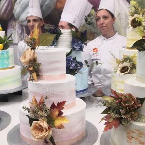 PEPPE LEOTTA ALTA FORMAZIONE CORSI CONPAIT-SICILIA SCUOLA CORSO MONTAGGIO, SPATOLATURA E DECORAZIONE SULLE TORTE DA RICORRENZA