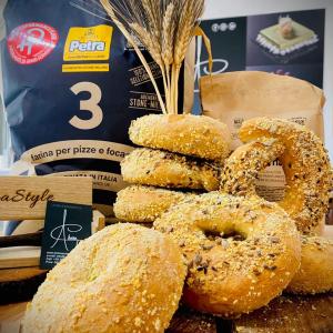 PEPPE LEOTTA ALTA FORMAZIONE CORSI CONPAIT-SICILIA SCUOLA PASTICCERIA I GRANDI LIEVITATI PASQUALI E LA PANIFICAZIONE DEL MAESTRO ANTONIO CHIERA