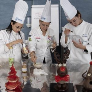 PEPPE LEOTTA ALTA FORMAZIONE CORSI CONPAIT-SICILIA SCUOLA PASTICCERIA CORSO UN NATALE DI CIOCCOLATO