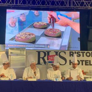 PEPPE LEOTTA ALTA FORMAZIONE CORSI CONPAIT-SICILIA SCUOLA RHS 2024 CONCORSO MONOPORZIONE SCRIGNO DI SAPORI E L’ARANCINO, TRADIZIONE E INNOVAZIONE