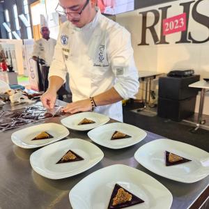 PEPPE LEOTTA ALTA FORMAZIONE CORSI CONPAIT-SICILIA SCUOLA RHS 2024 CONCORSO MONOPORZIONE SCRIGNO DI SAPORI E L’ARANCINO, TRADIZIONE E INNOVAZIONE
